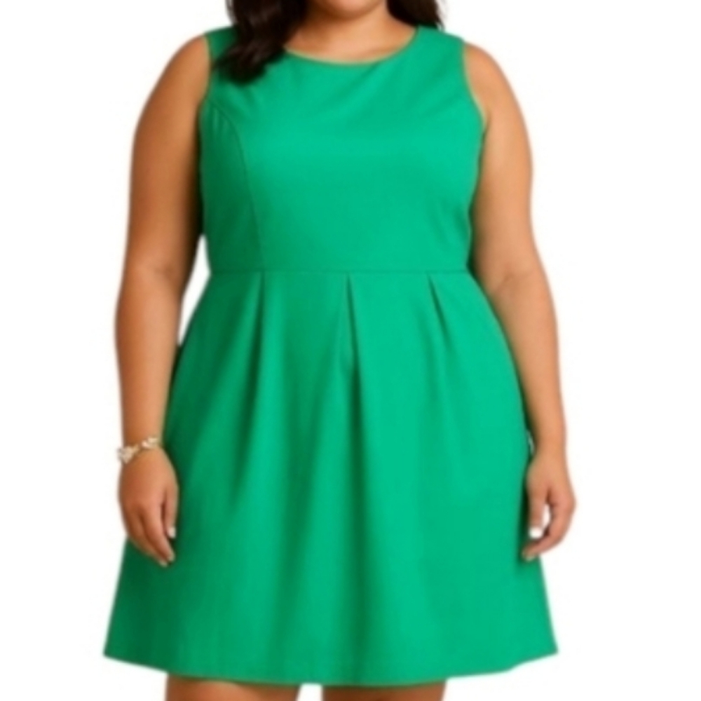 Green Sleeveless Keyhole Dress Plus 18